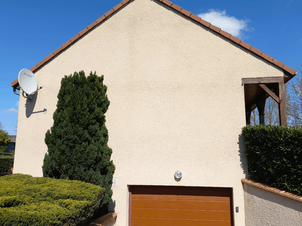 Traitement de façade de maison avec le réseau PulveryClean