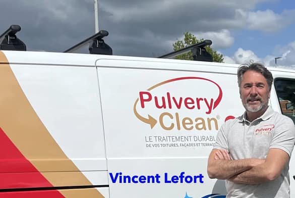 Vincent Lefort, entreprise PulveryClean pour le nettoyage, le traitement, le démoussage de vos murs, façades, terrasses et toitures